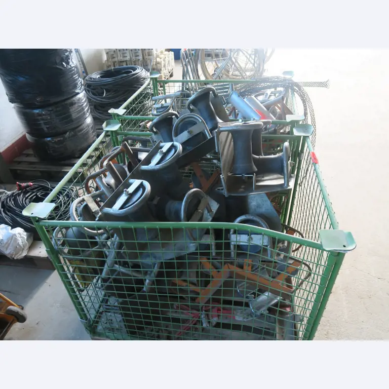 Workshop equipment and various accessories from the construction sector-2