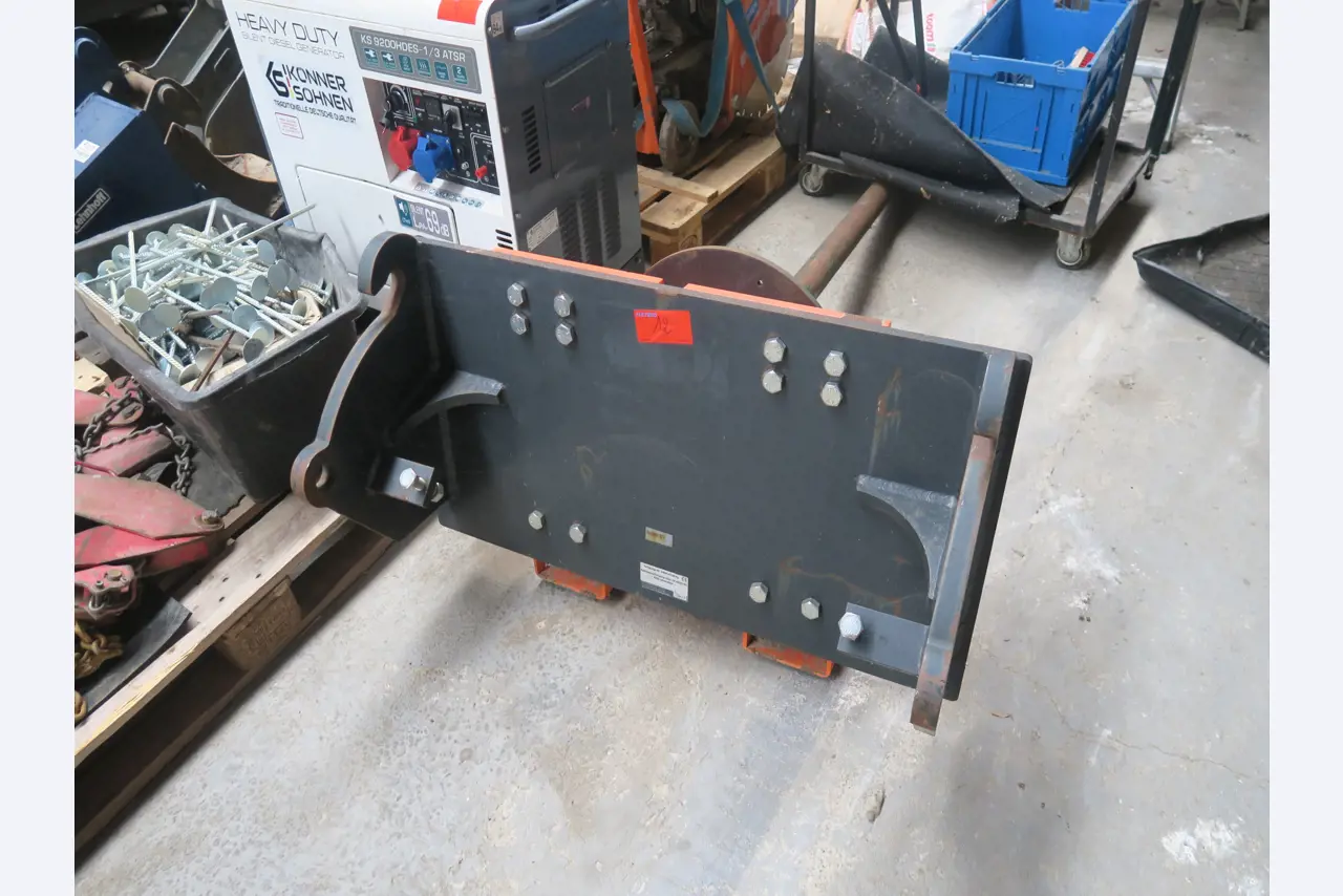 Div. techn. Einrichtung aus einem Lagerbestand-3