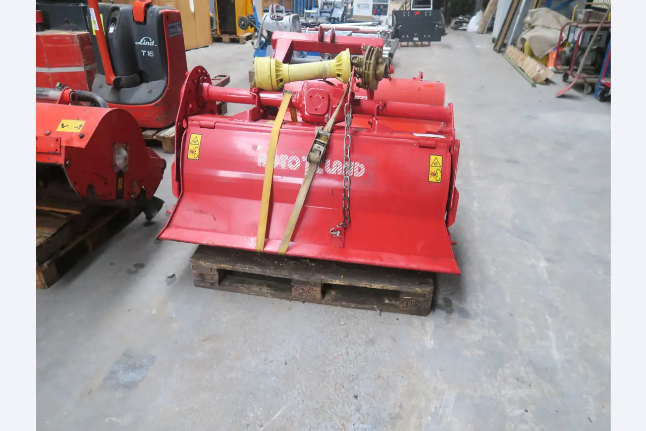 Div. techn. Einrichtung aus einem Lagerbestand-1