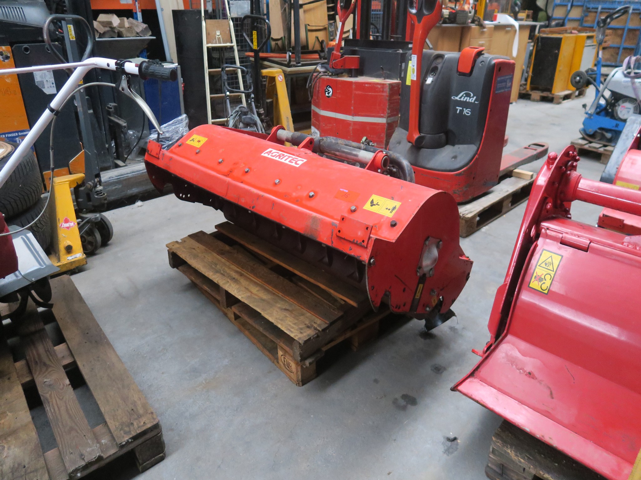 Div. techn. Einrichtung aus einem Lagerbestand-1