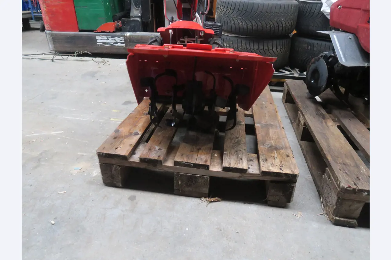 Div. techn. Einrichtung aus einem Lagerbestand-2