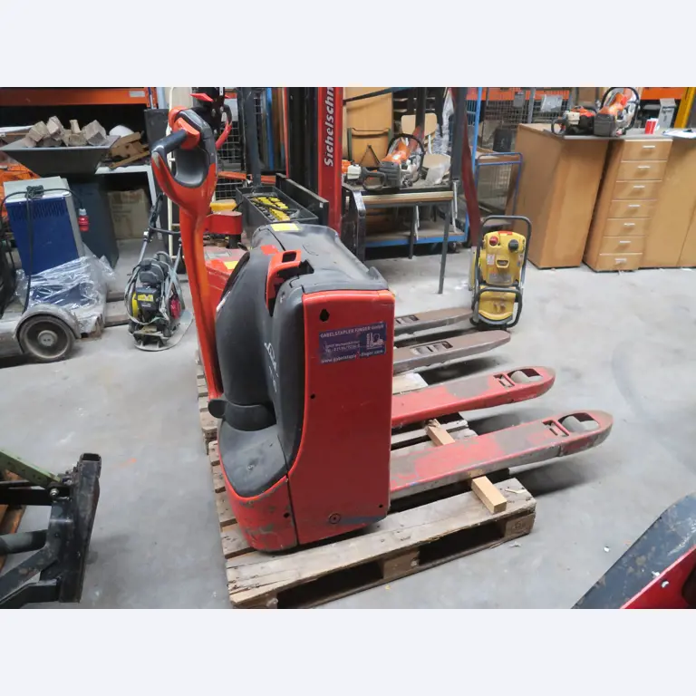 Div. techn. Einrichtung aus einem Lagerbestand-1