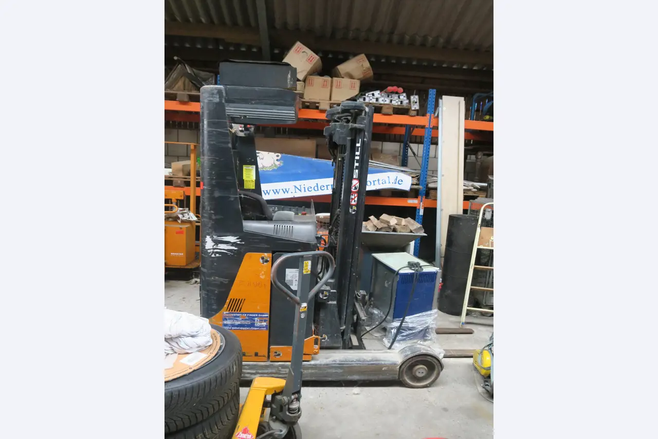 Div. techn. Einrichtung aus einem Lagerbestand-1