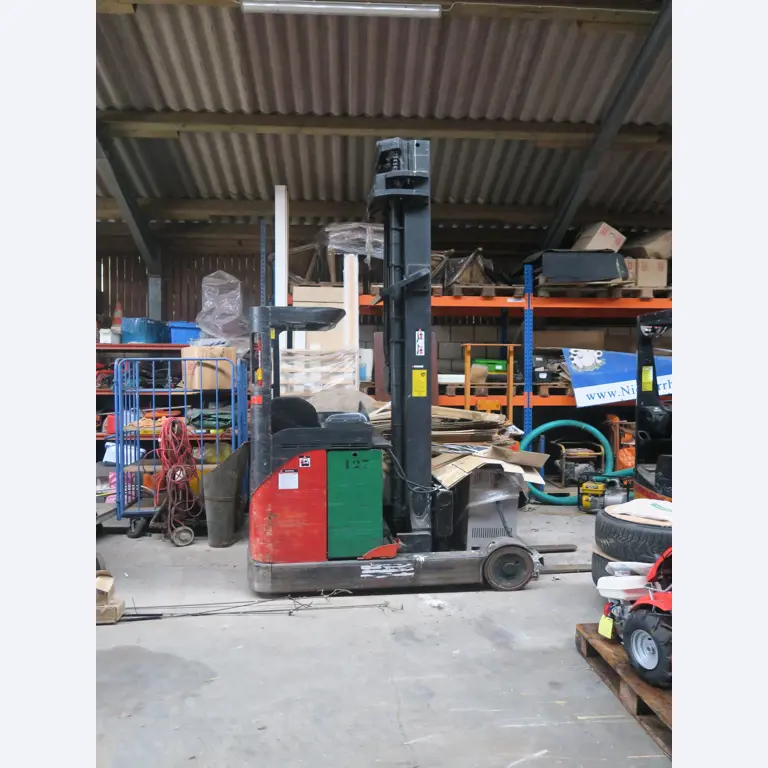 Div. techn. Einrichtung aus einem Lagerbestand-1