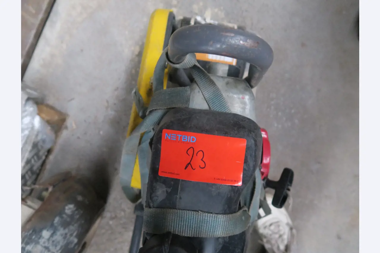 Div. techn. Einrichtung aus einem Lagerbestand-2