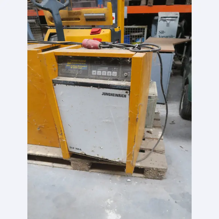 Div. techn. Einrichtung aus einem Lagerbestand-2