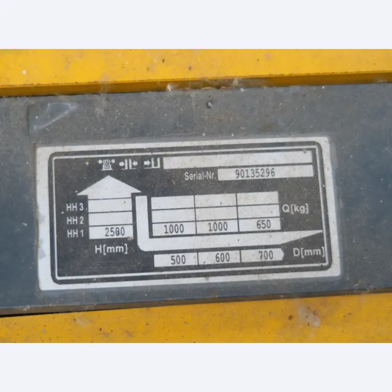 Div. techn. Einrichtung aus einem Lagerbestand-3