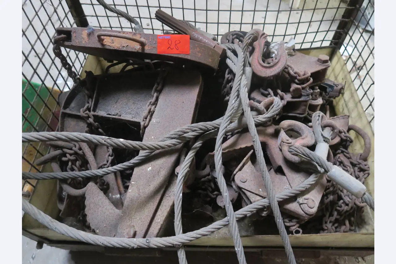 Div. techn. Einrichtung aus einem Lagerbestand-1