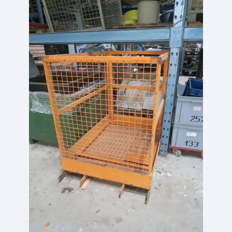 Div. techn. Einrichtung aus einem Lagerbestand-1