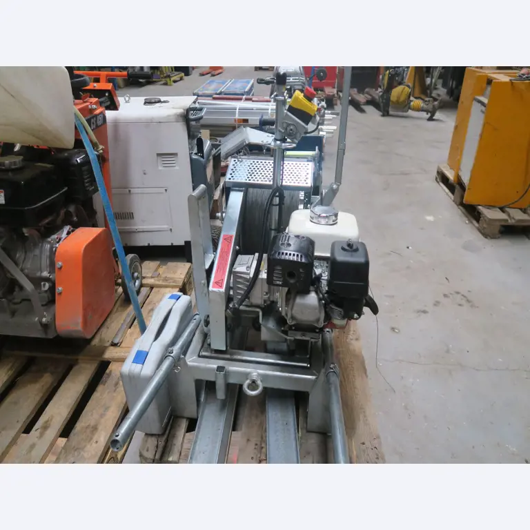 Div. techn. Einrichtung aus einem Lagerbestand-2