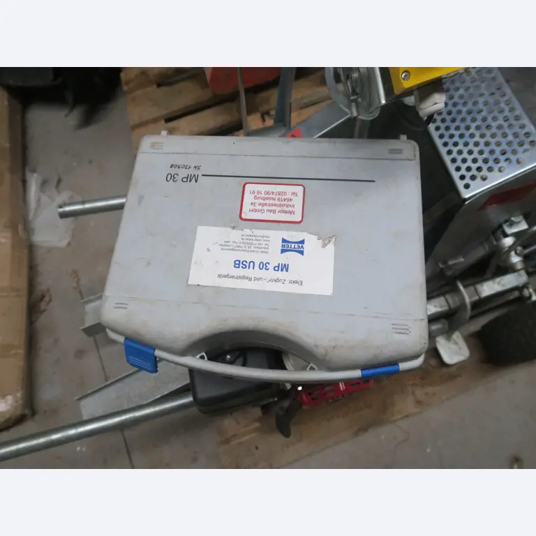 Div. techn. Einrichtung aus einem Lagerbestand-3