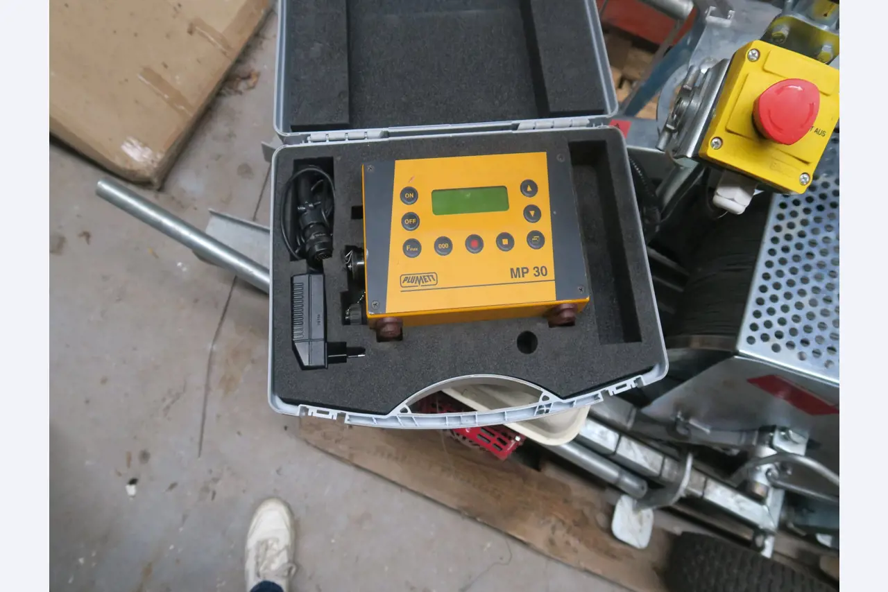 Div. techn. Einrichtung aus einem Lagerbestand-4