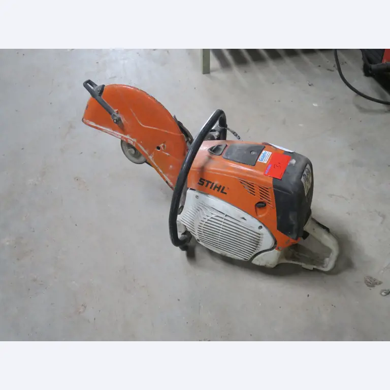 Div. techn. Einrichtung aus einem Lagerbestand-1