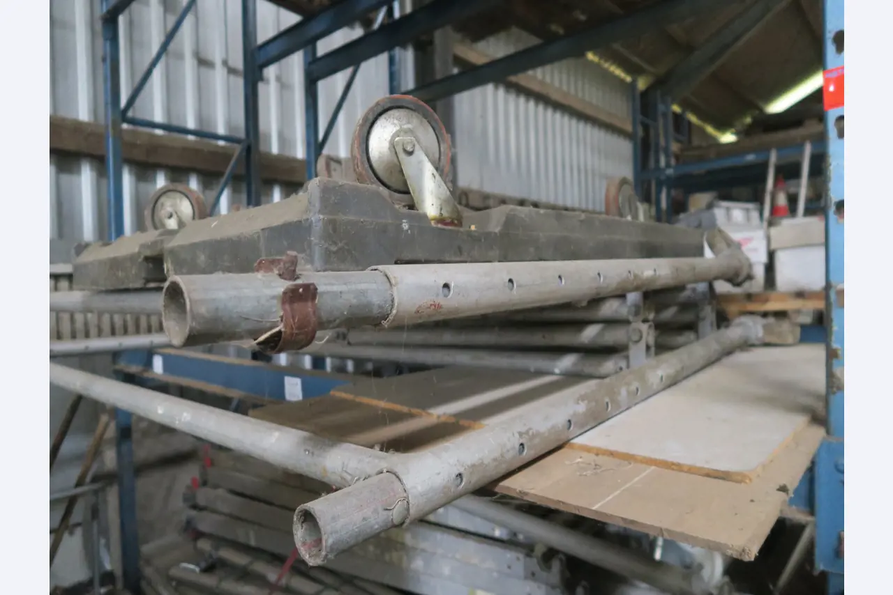 Div. techn. Einrichtung aus einem Lagerbestand-2