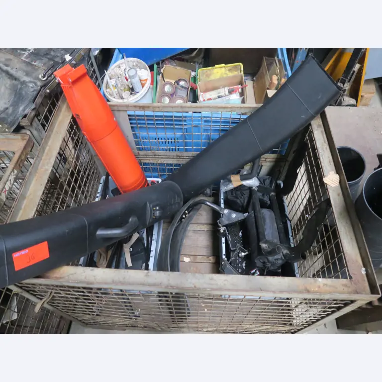 Div. techn. Einrichtung aus einem Lagerbestand-1