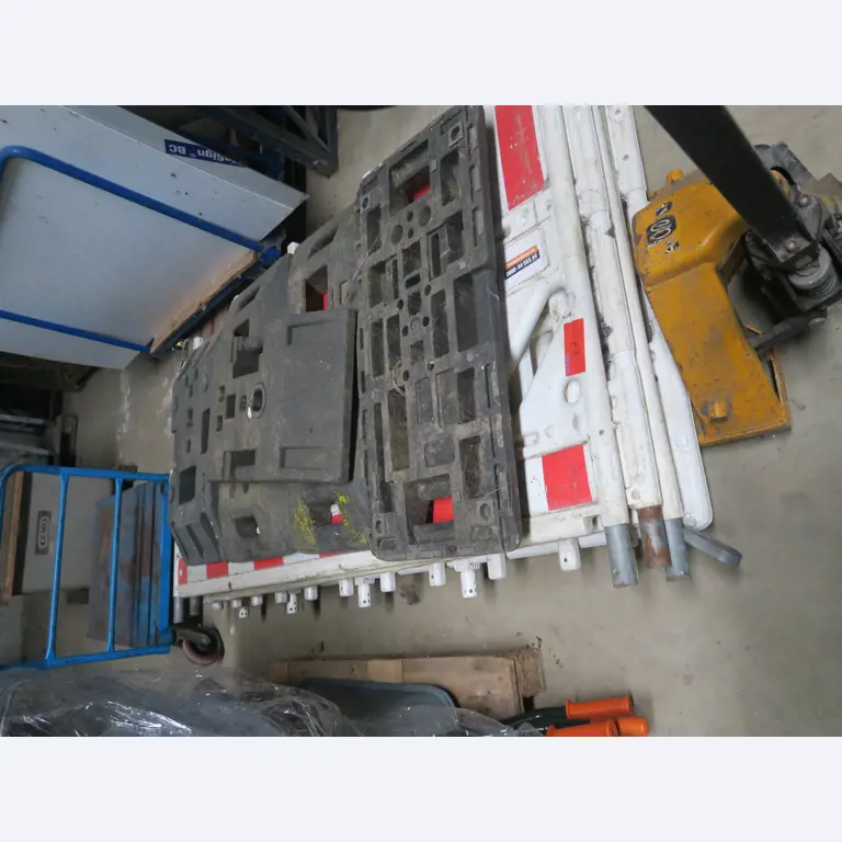 Div. techn. Einrichtung aus einem Lagerbestand-1