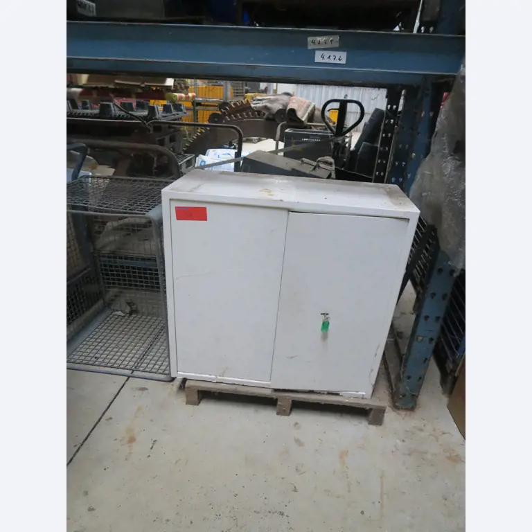 Div. techn. Einrichtung aus einem Lagerbestand-1