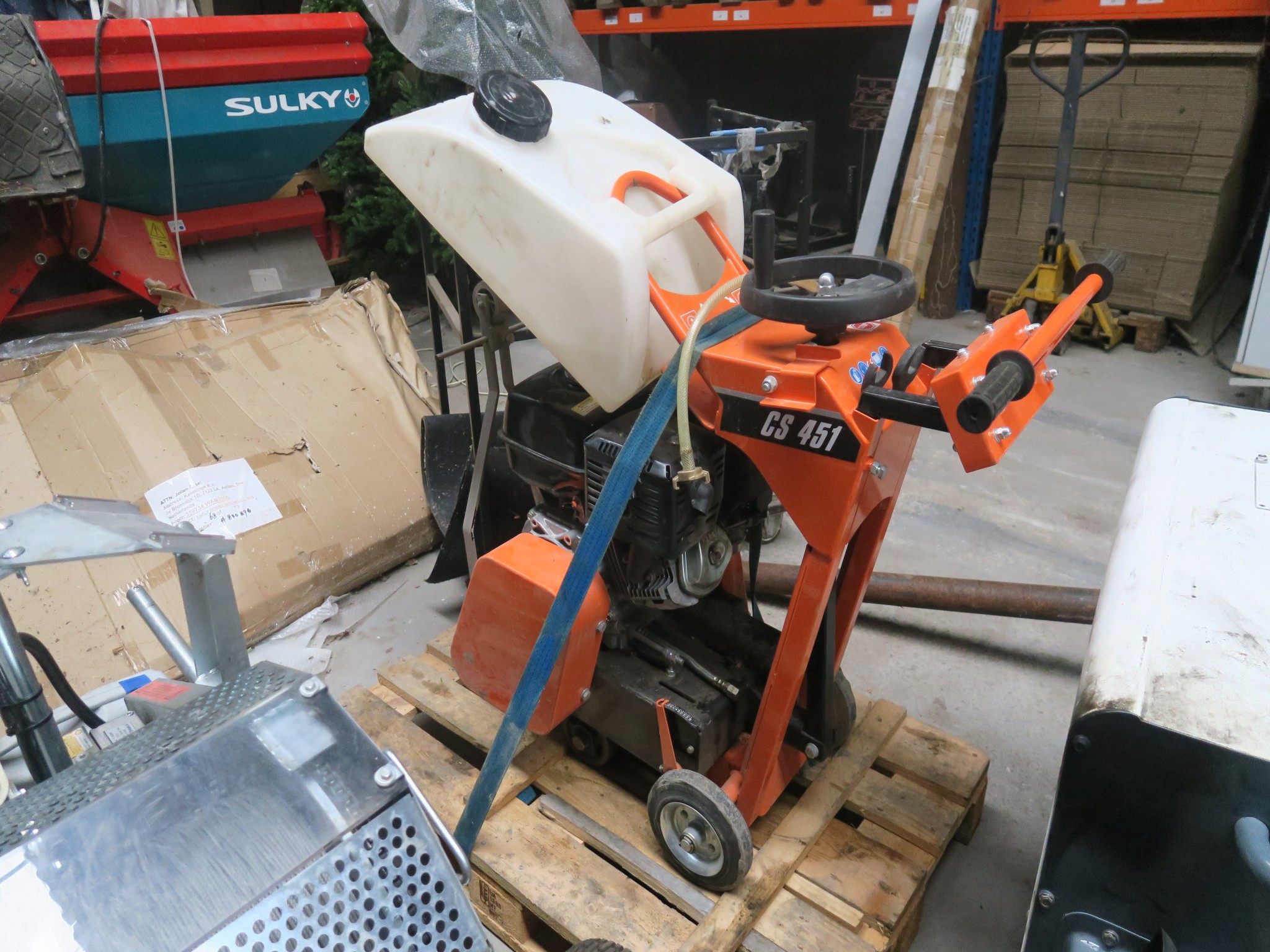 Różne urządzenia techniczne z magazynu-3