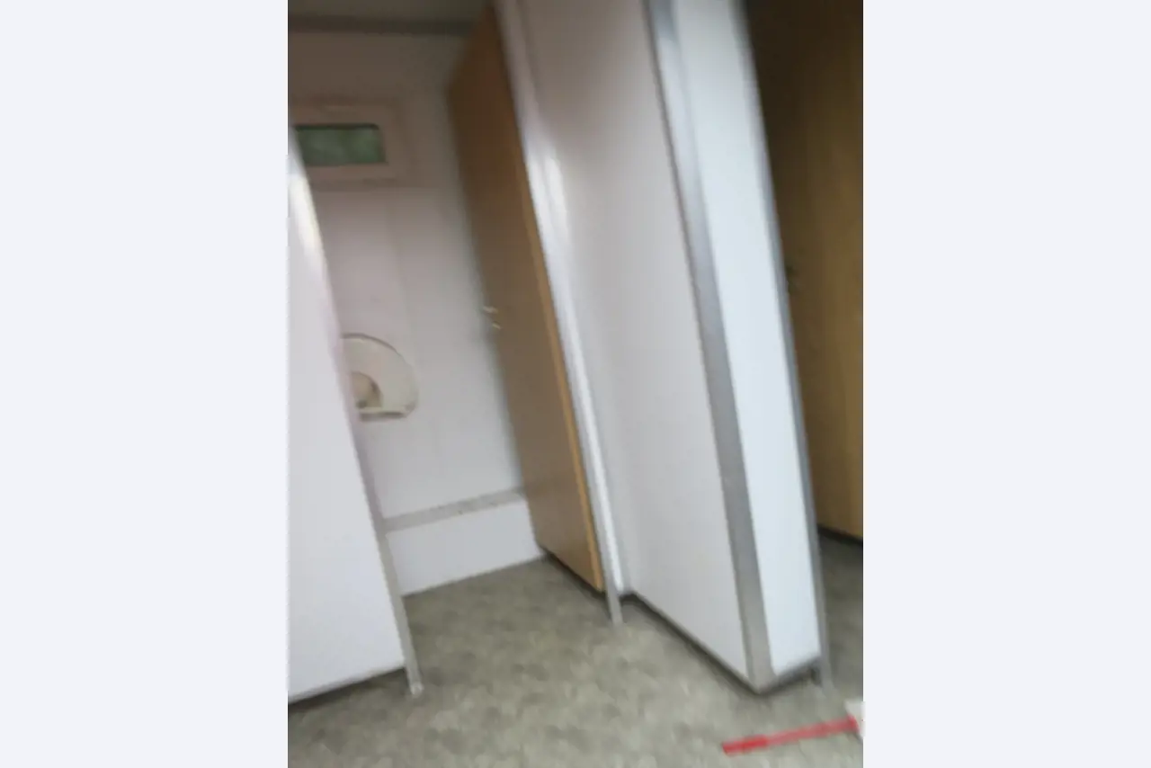 Div. techn. Einrichtung aus einem Lagerbestand-7