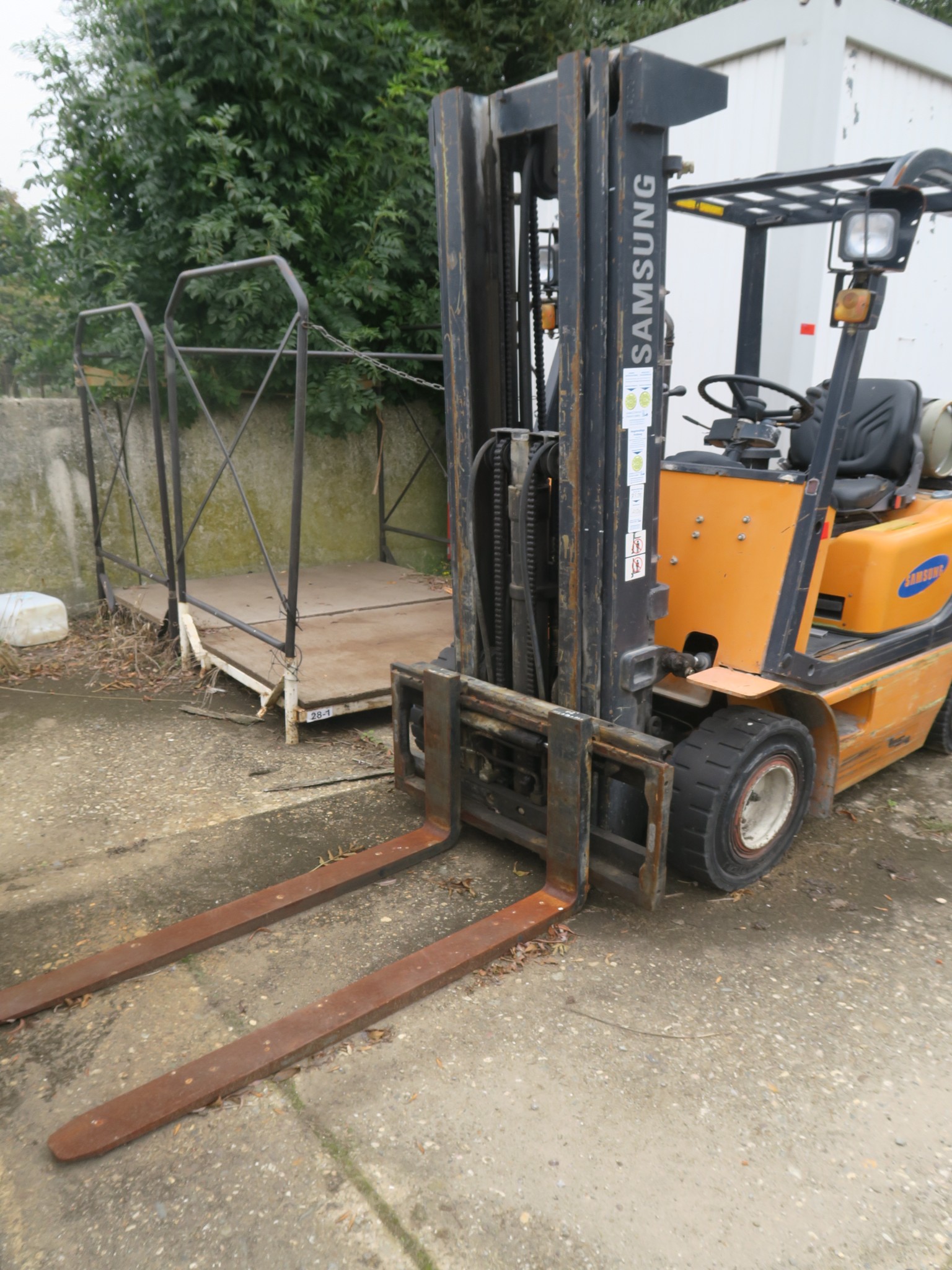 Różne urządzenia techniczne z magazynu-5