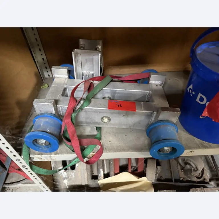 Div. techn. Einrichtung aus einem Lagerbestand-2