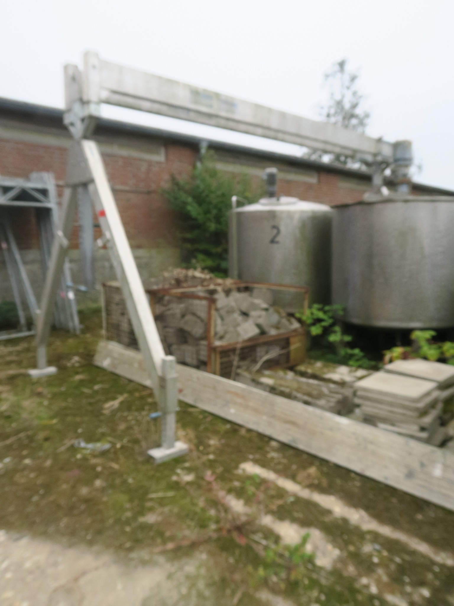 Různé technické vybavení ze skladu-3