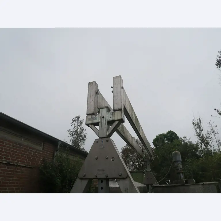 Div. techn. Einrichtung aus einem Lagerbestand-1