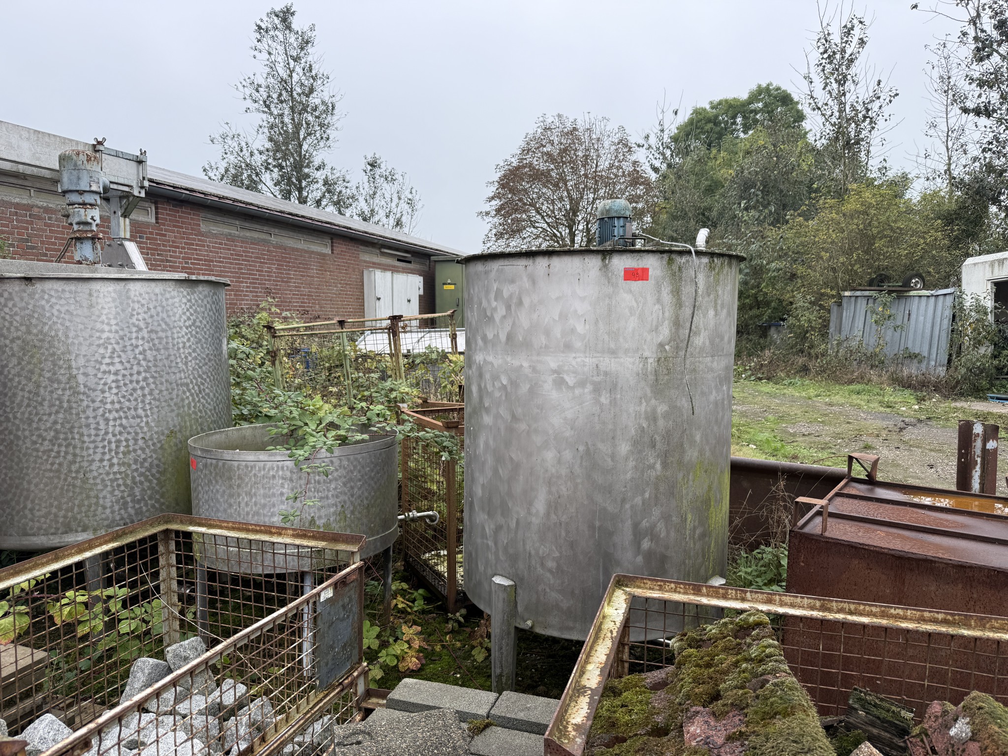 Różne urządzenia techniczne z magazynu-1