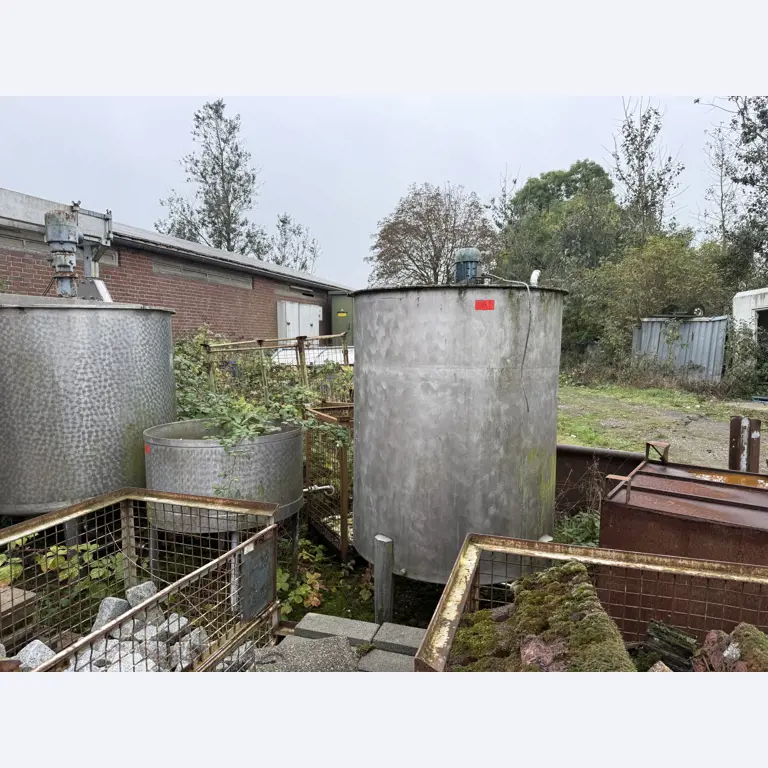 Div. techn. Einrichtung aus einem Lagerbestand-1