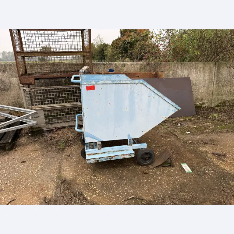 Div. techn. Einrichtung aus einem Lagerbestand-1