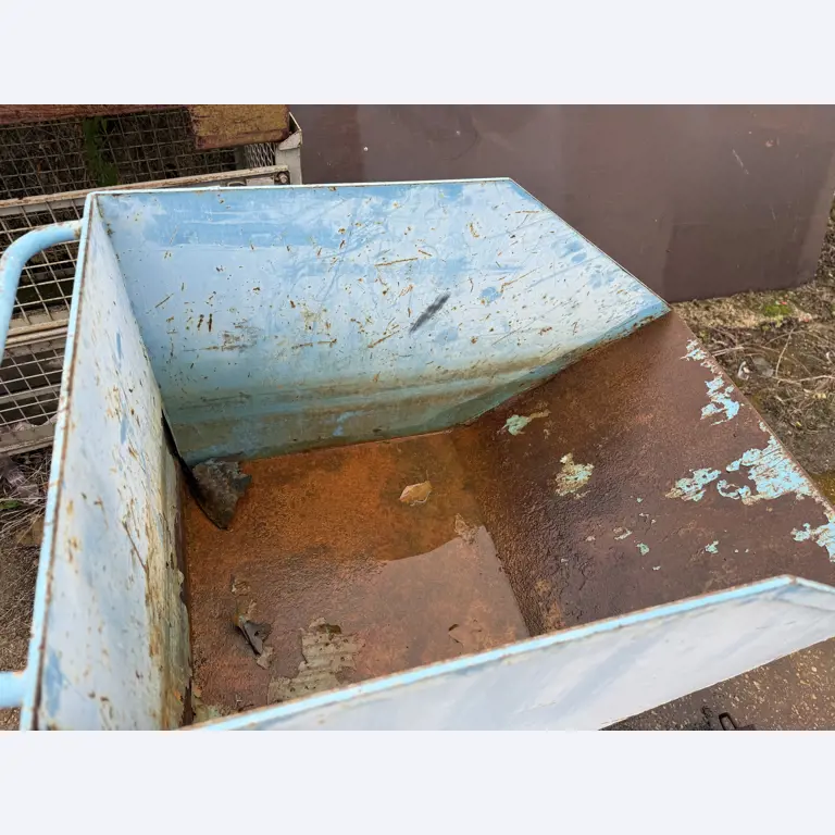 Div. techn. Einrichtung aus einem Lagerbestand-3