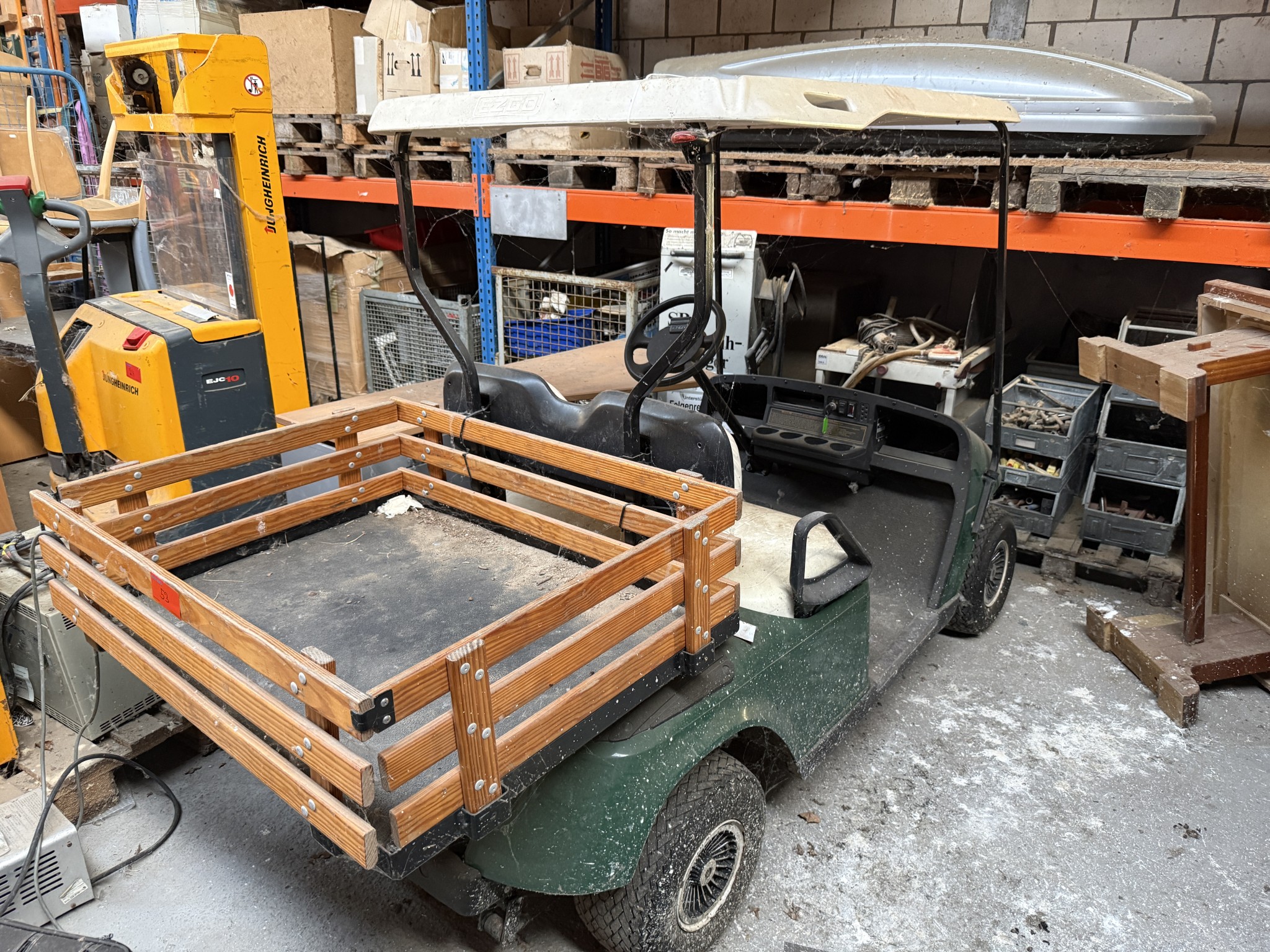 Różne urządzenia techniczne z magazynu-1