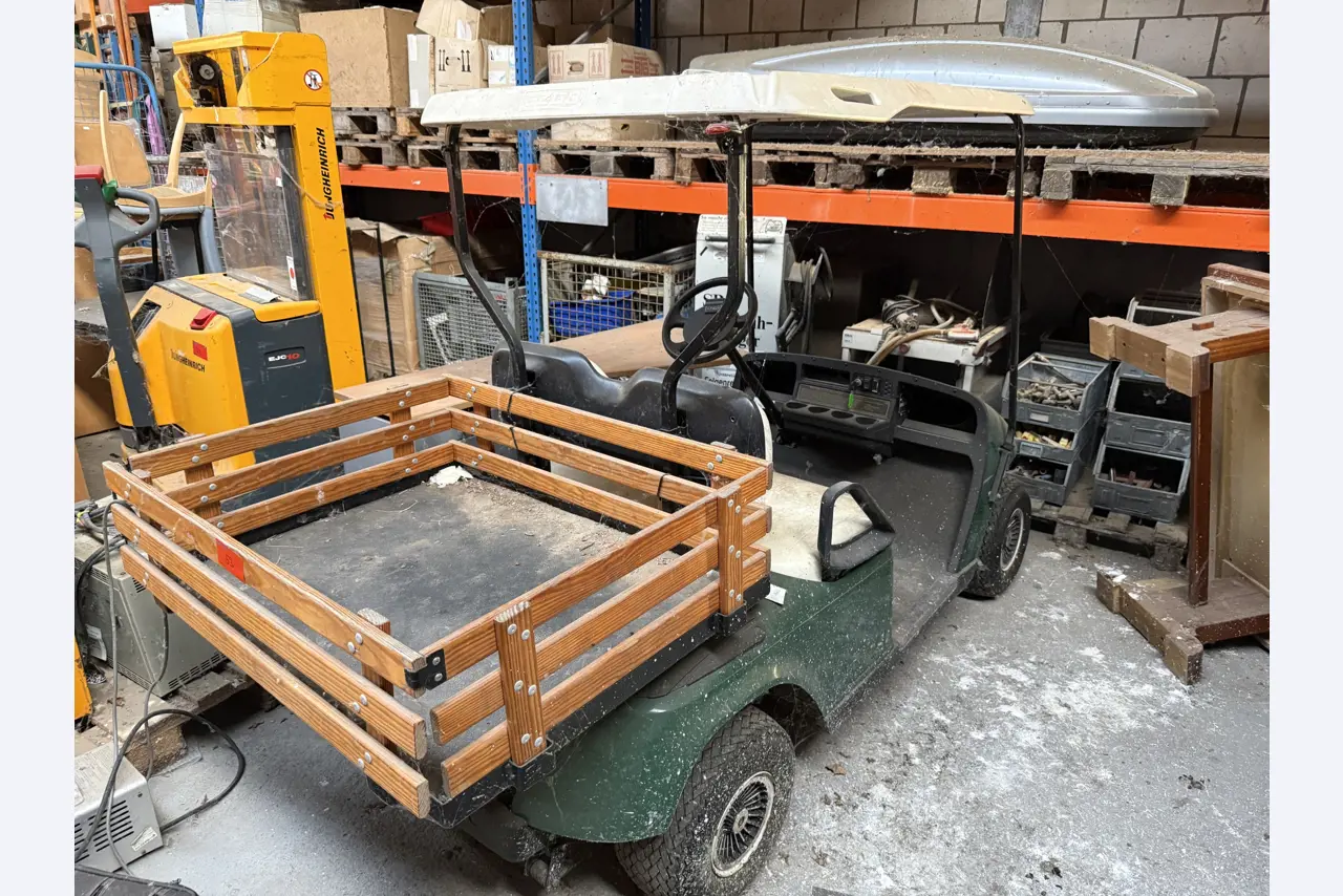 Div. techn. Einrichtung aus einem Lagerbestand-1