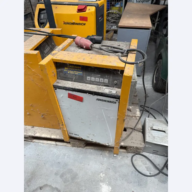 Div. techn. Einrichtung aus einem Lagerbestand-1