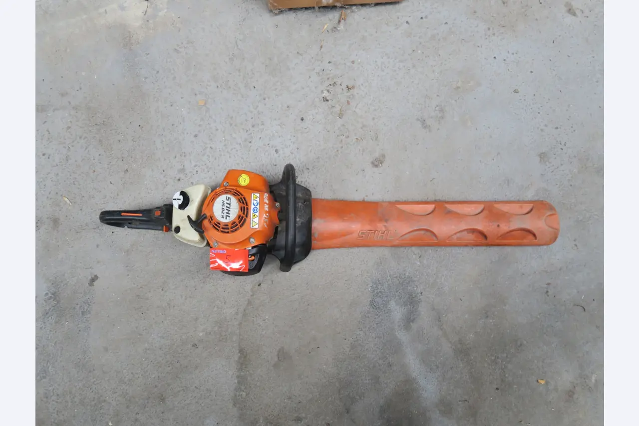 Div. techn. Einrichtung aus einem Lagerbestand-1