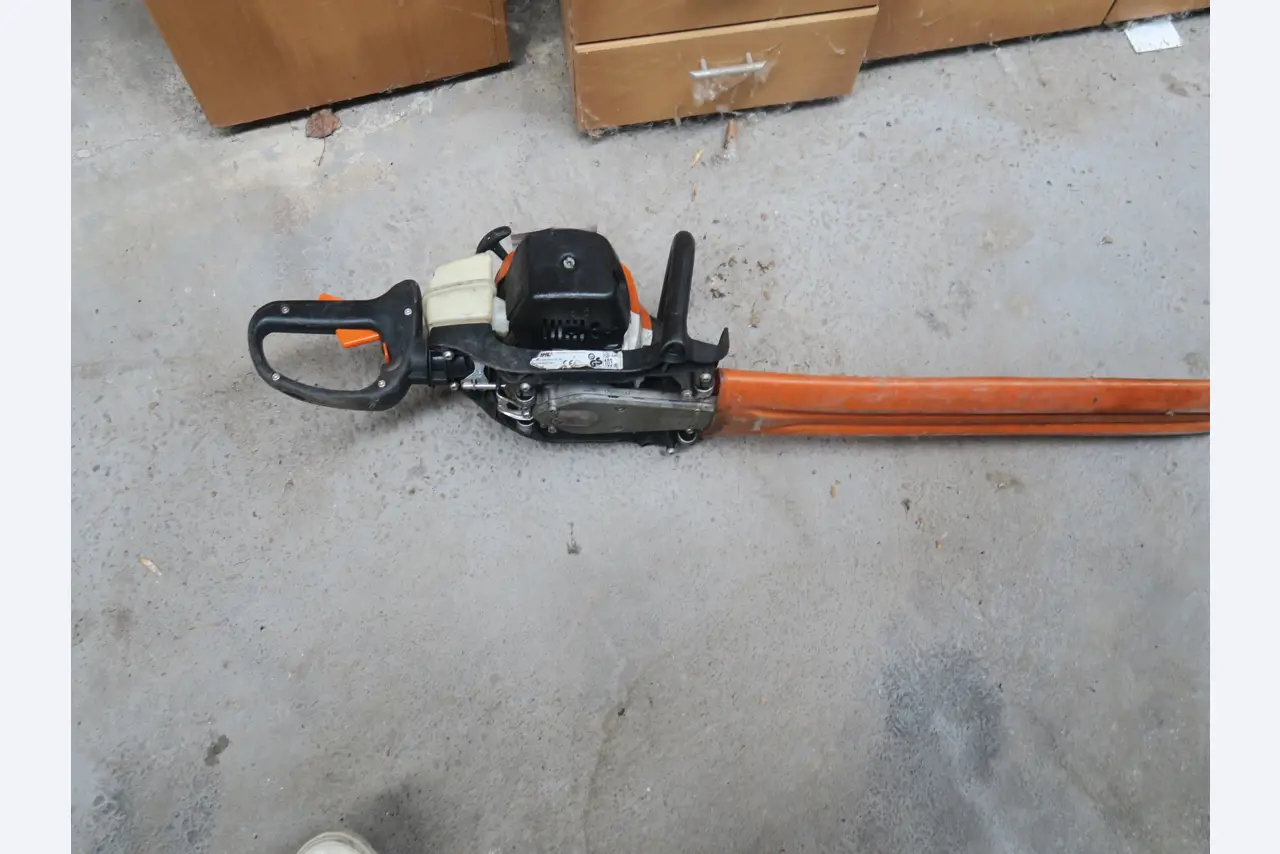 Div. techn. Einrichtung aus einem Lagerbestand-2