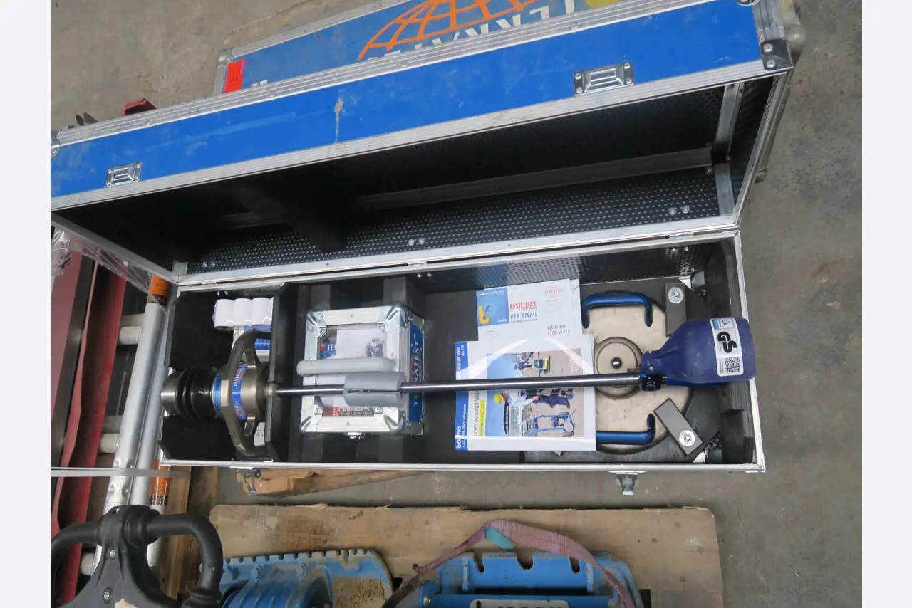 Div. techn. Einrichtung aus einem Lagerbestand-1