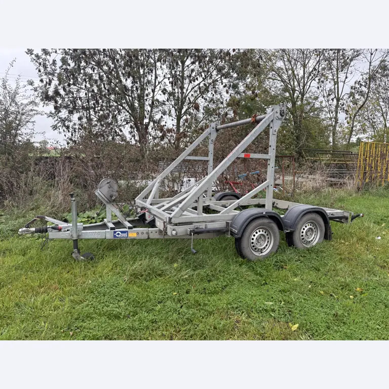 Div. techn. Einrichtung aus einem Lagerbestand-1