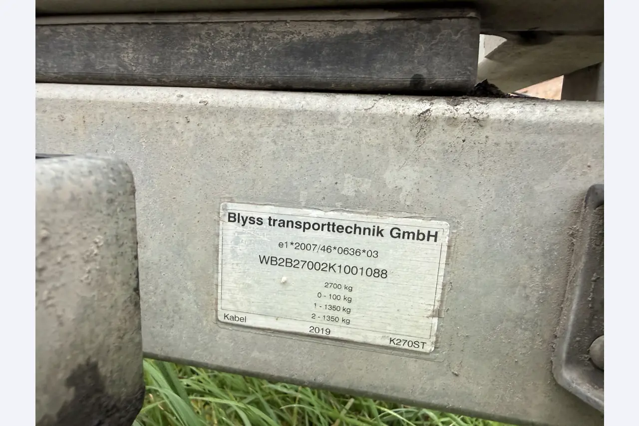 Div. techn. Einrichtung aus einem Lagerbestand-2