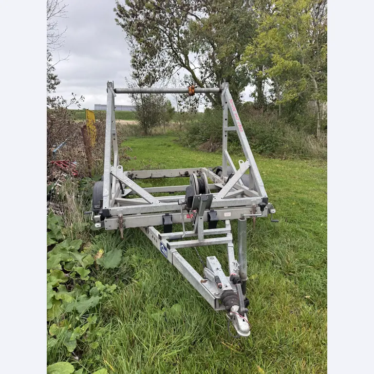 Div. techn. Einrichtung aus einem Lagerbestand-3