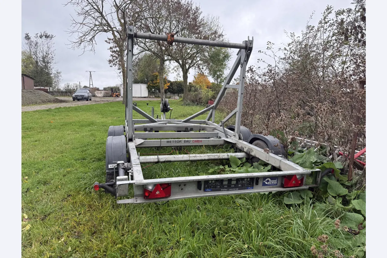 Div. techn. Einrichtung aus einem Lagerbestand-4