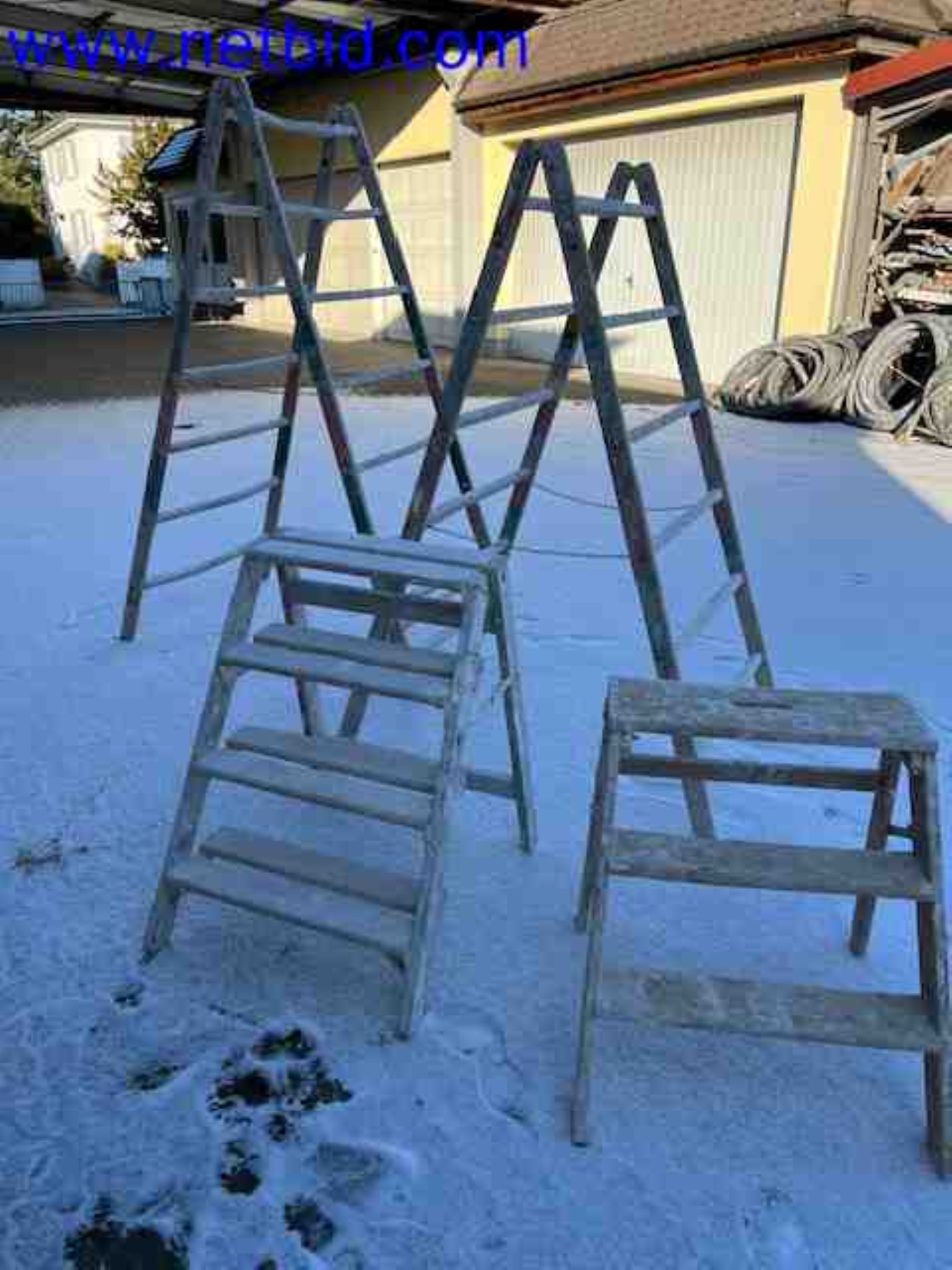 Trucks with loading crane, vans, Dokas with tarpaulin and bows, station wagons, forklift trucks, skips, small equipment, tools-14