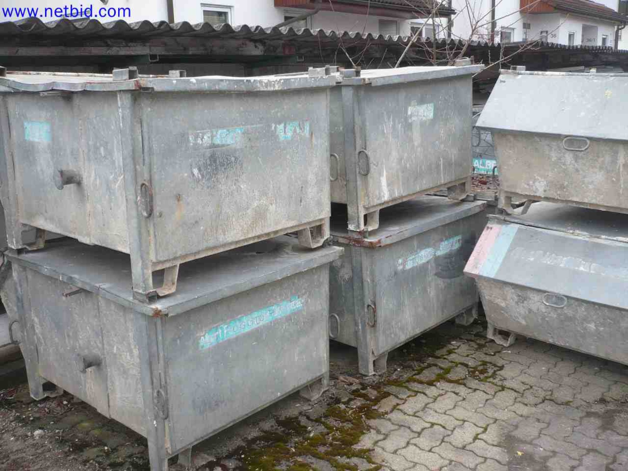 Trucks with loading crane, vans, Dokas with tarpaulin and bows, station wagons, forklift trucks, skips, small equipment, tools-3