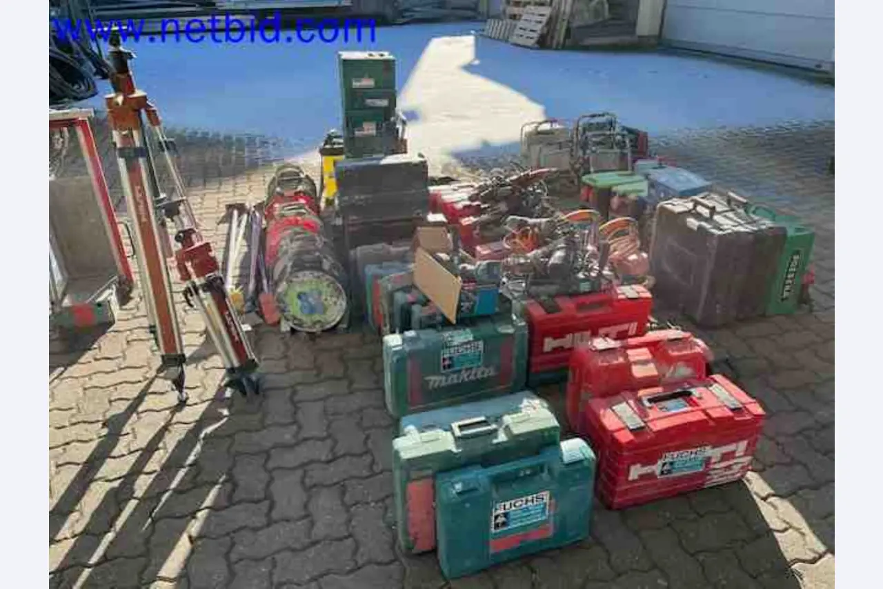 Trucks with loading crane, vans, Dokas with tarpaulin and bows, station wagons, forklift trucks, skips, small equipment, tools-6