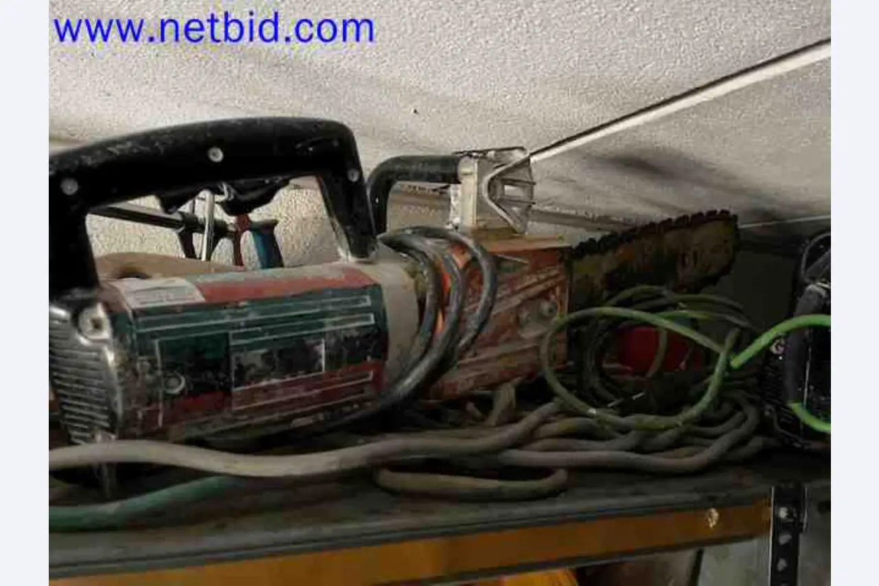 Trucks with loading crane, vans, Dokas with tarpaulin and bows, station wagons, forklift trucks, skips, small equipment, tools-7