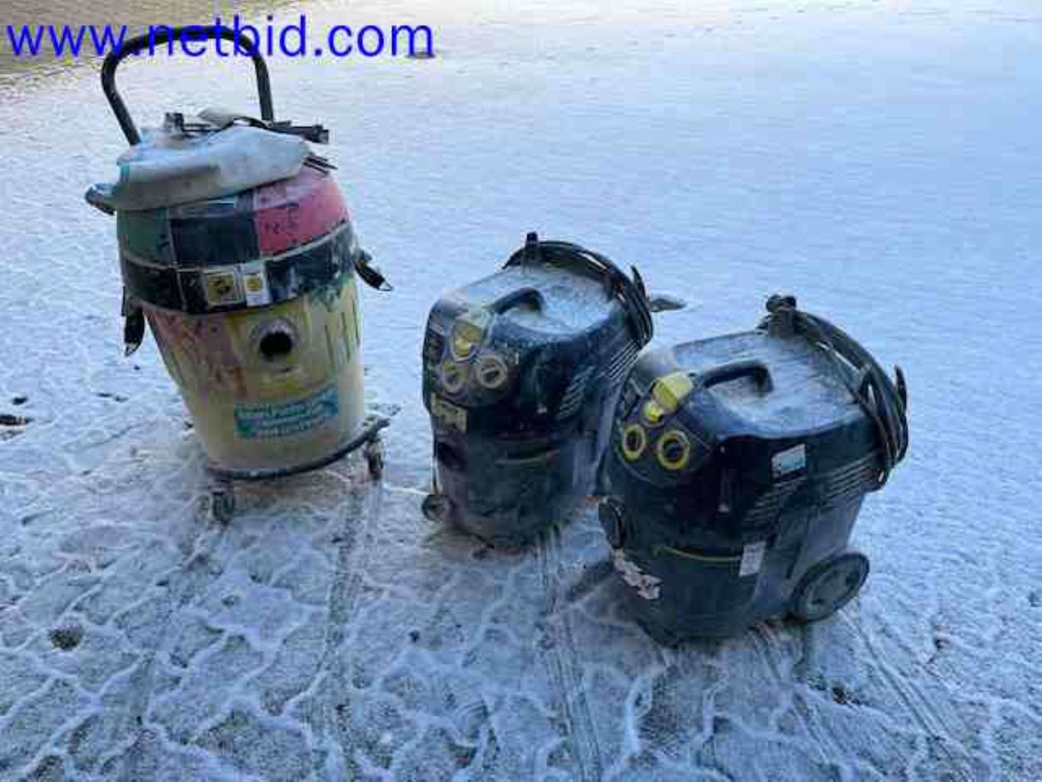 Trucks with loading crane, vans, Dokas with tarpaulin and bows, station wagons, forklift trucks, skips, small equipment, tools-8