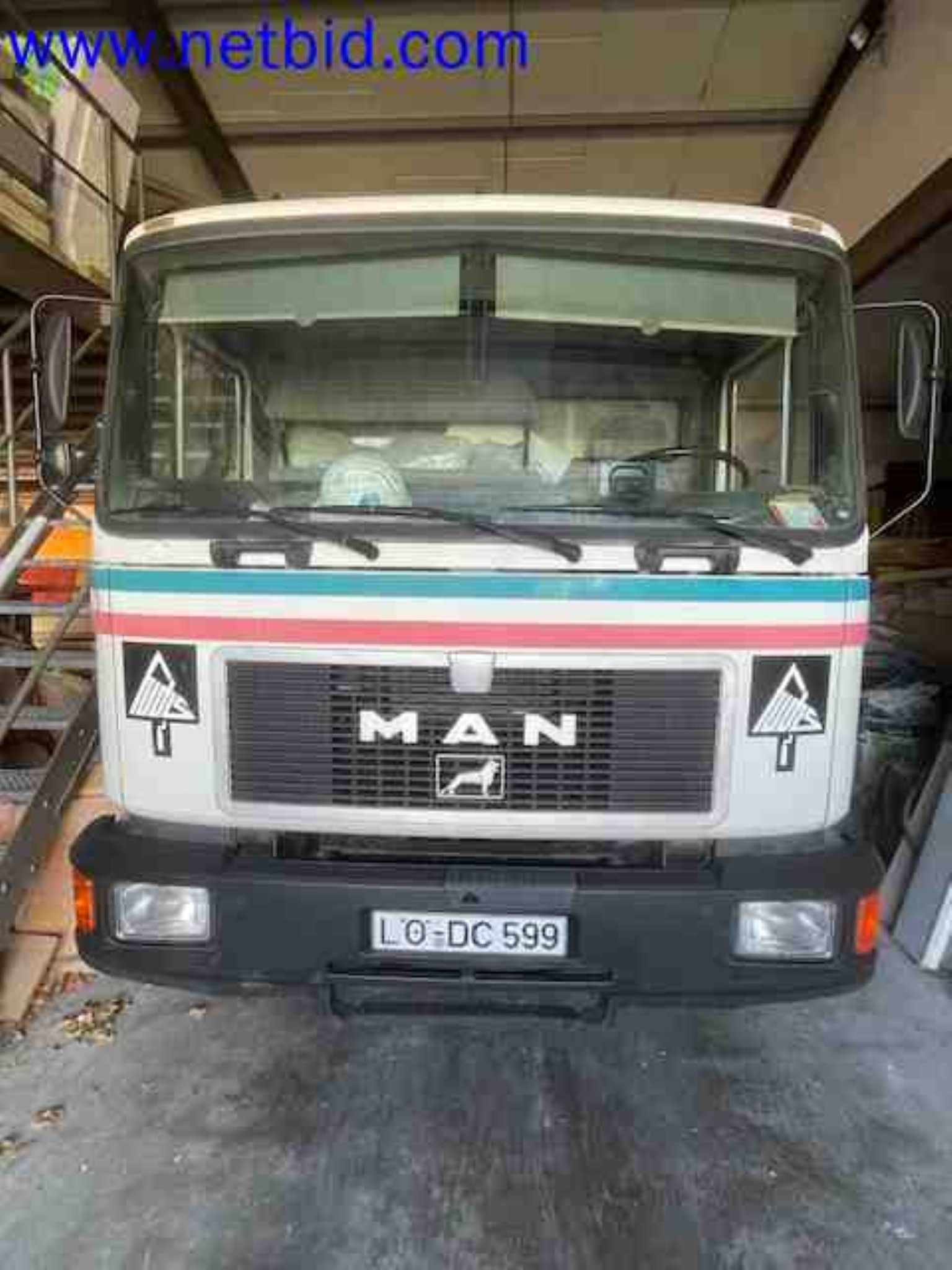 Trucks with loading crane, vans, Dokas with tarpaulin and bows, station wagons, forklift trucks, skips, small equipment, tools-1