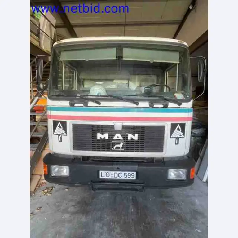 Trucks with loading crane, vans, Dokas with tarpaulin and bows, station wagons, forklift trucks, skips, small equipment, tools-1