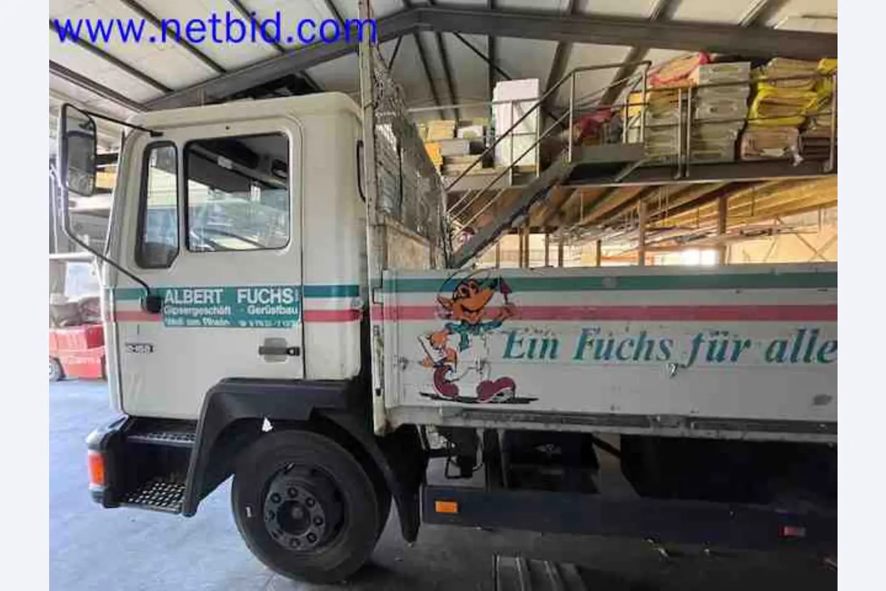 Trucks with loading crane, vans, Dokas with tarpaulin and bows, station wagons, forklift trucks, skips, small equipment, tools-2