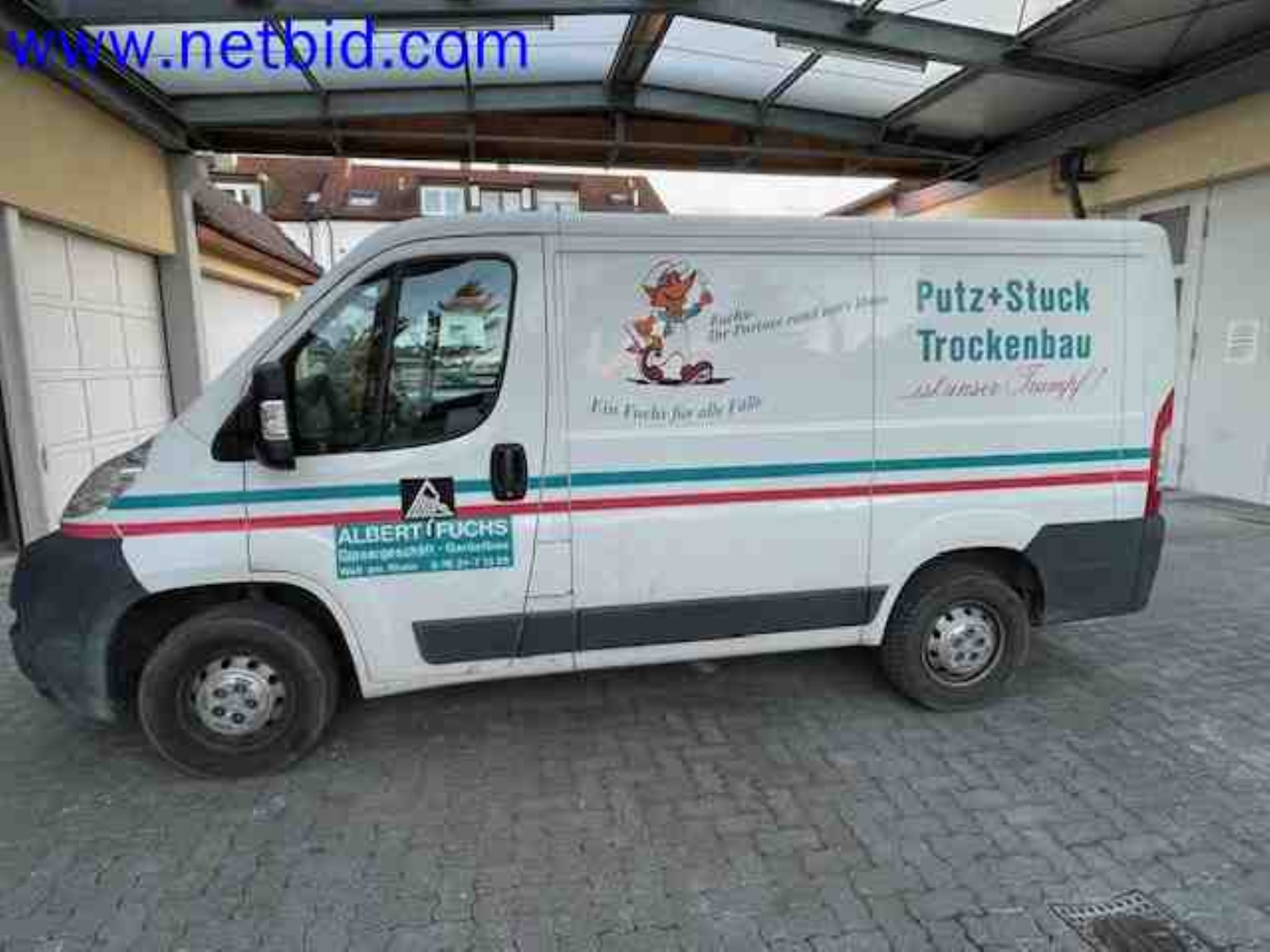 Trucks with loading crane, vans, Dokas with tarpaulin and bows, station wagons, forklift trucks, skips, small equipment, tools-1